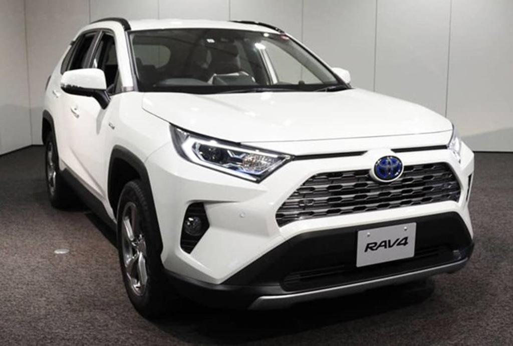 Toyota lần đầu tiên để mẫu xe RAV4 bán dưới thương hiệu Suzuki