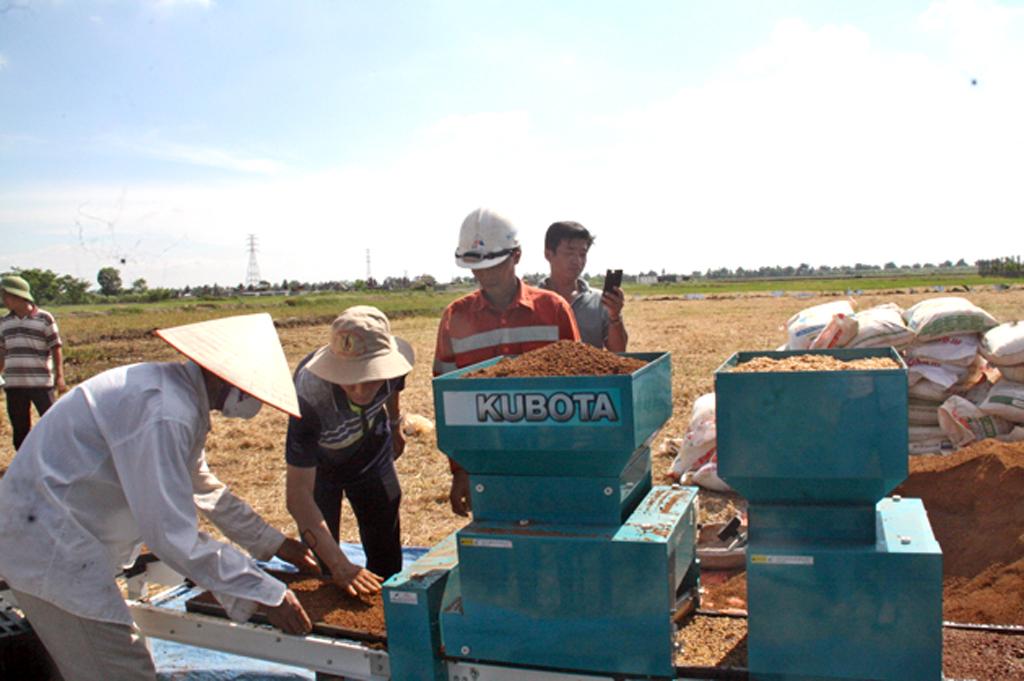 Gỡ khó cho phương pháp sản xuất mạ khay, cấy máy