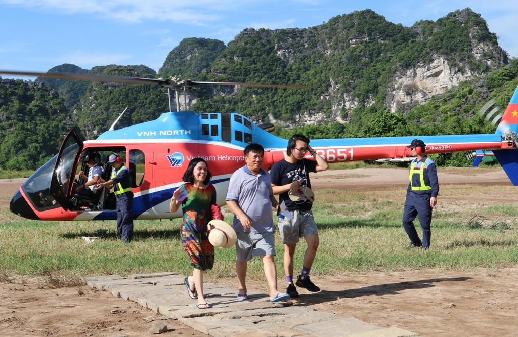 Trang An Heli Tours - bay trải nghiệm ngắm trọn di sản