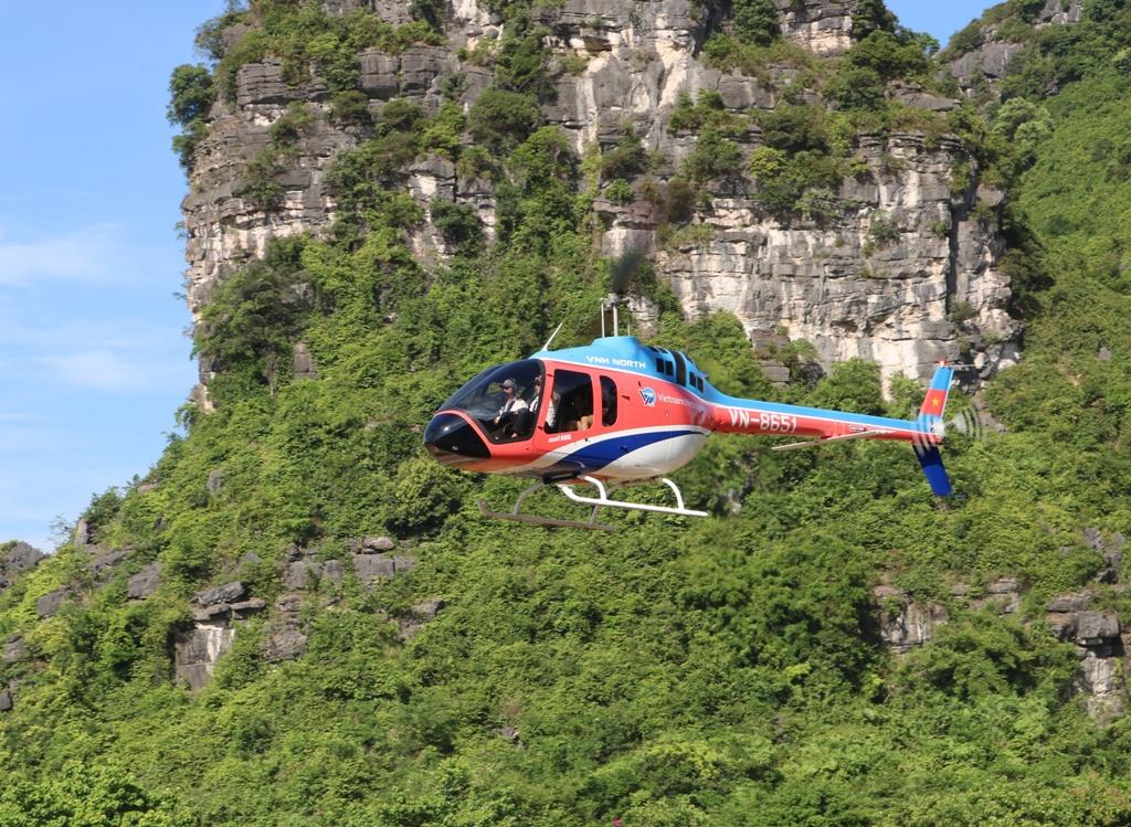 New helicopter tour piloted in world heritage site Ninh Binh
