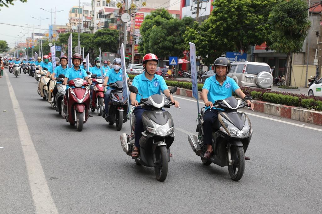 Ra quân hưởng ứng ngày Bảo hiểm y tế Việt Nam