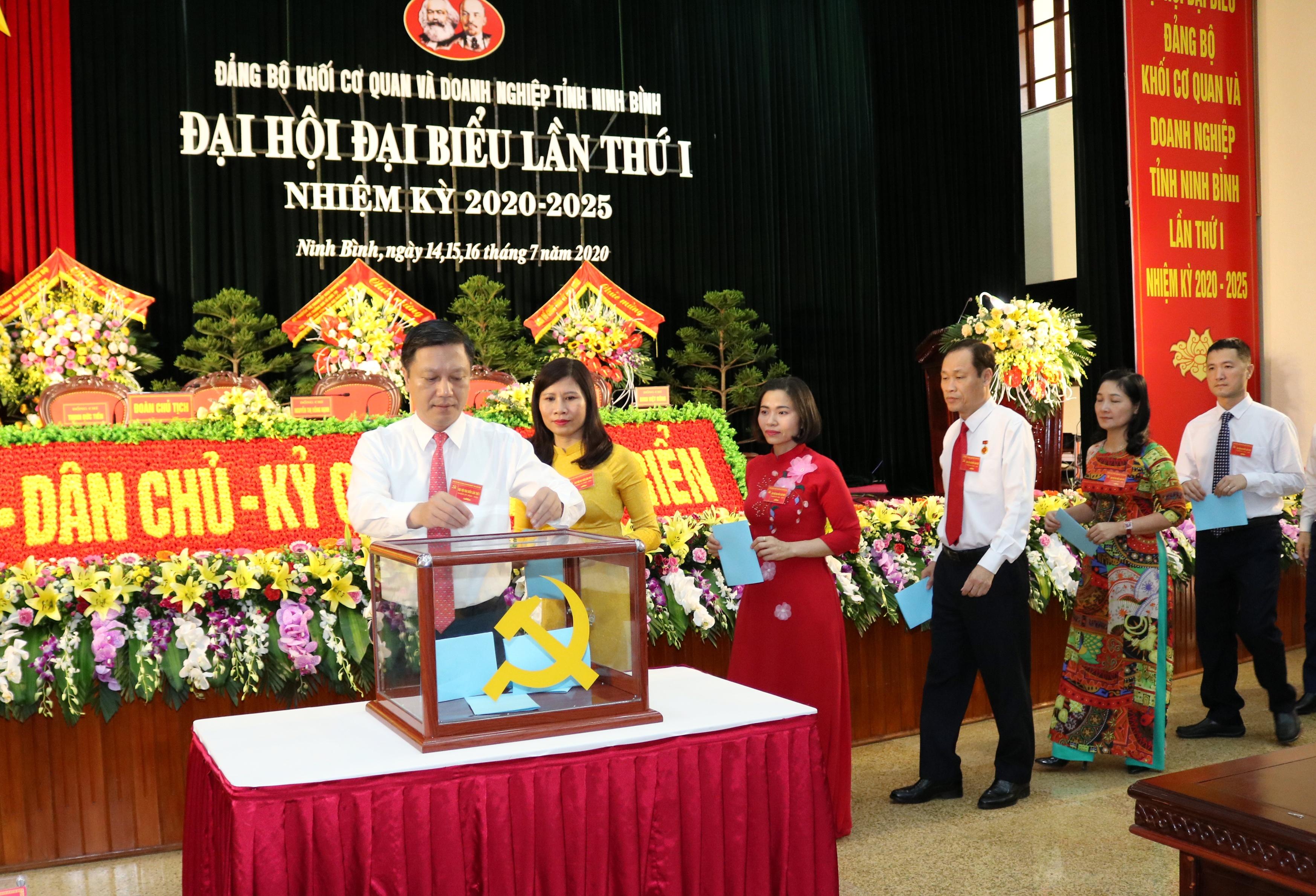 26 đồng chí được bầu vào Ban Chấp hành Đảng bộ Khối Cơ quan và Doanh nghiệp tỉnh nhiệm kỳ 2020-2025