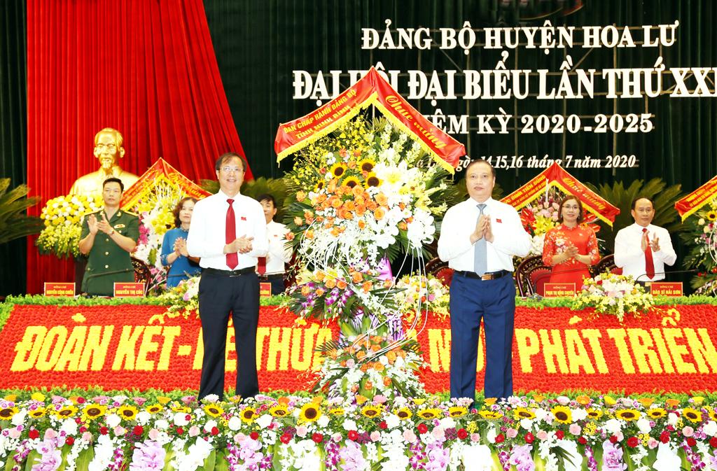 Tiếp tục nâng cao năng lực lãnh đạo, sức chiến đấu của Đảng bộ; phát huy vị thế vùng đất Cố đô lịch sử, văn hóa và thiên nhiên, xây dựng huyện Hoa Lư phát triển toàn diện, bền vững