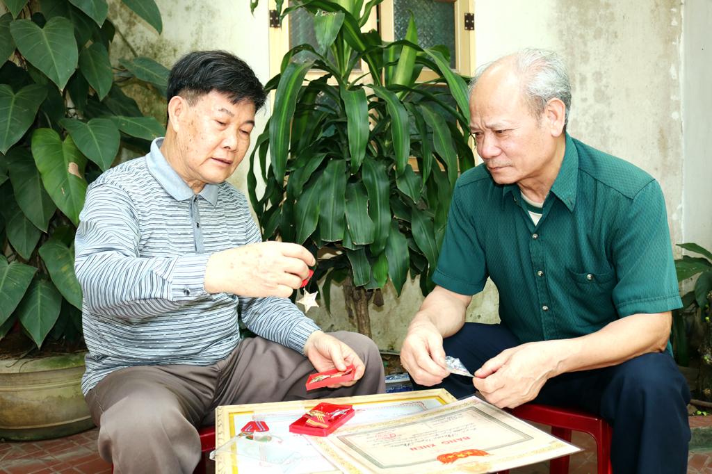 Tô thắm truyền thống bộ đội Trường Sơn