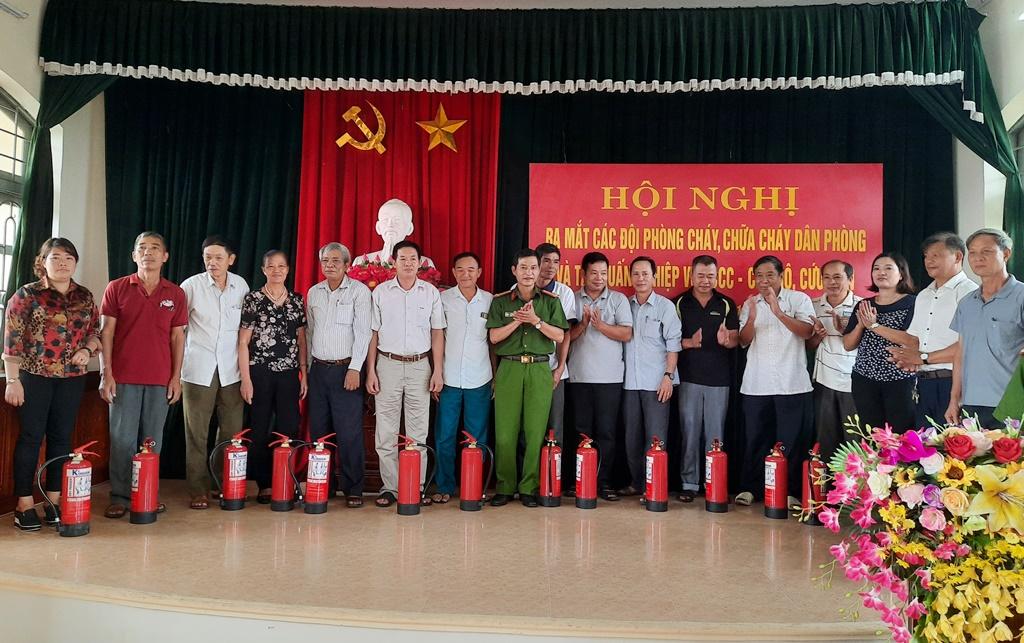 Ra mắt đội phòng cháy, chữa cháy dân phòng phường Ninh Khánh