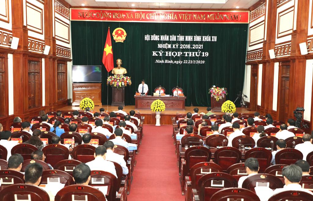 HĐND tỉnh nghe các báo cáo, tờ trình của Thường trực HĐND tỉnh và UBND tỉnh