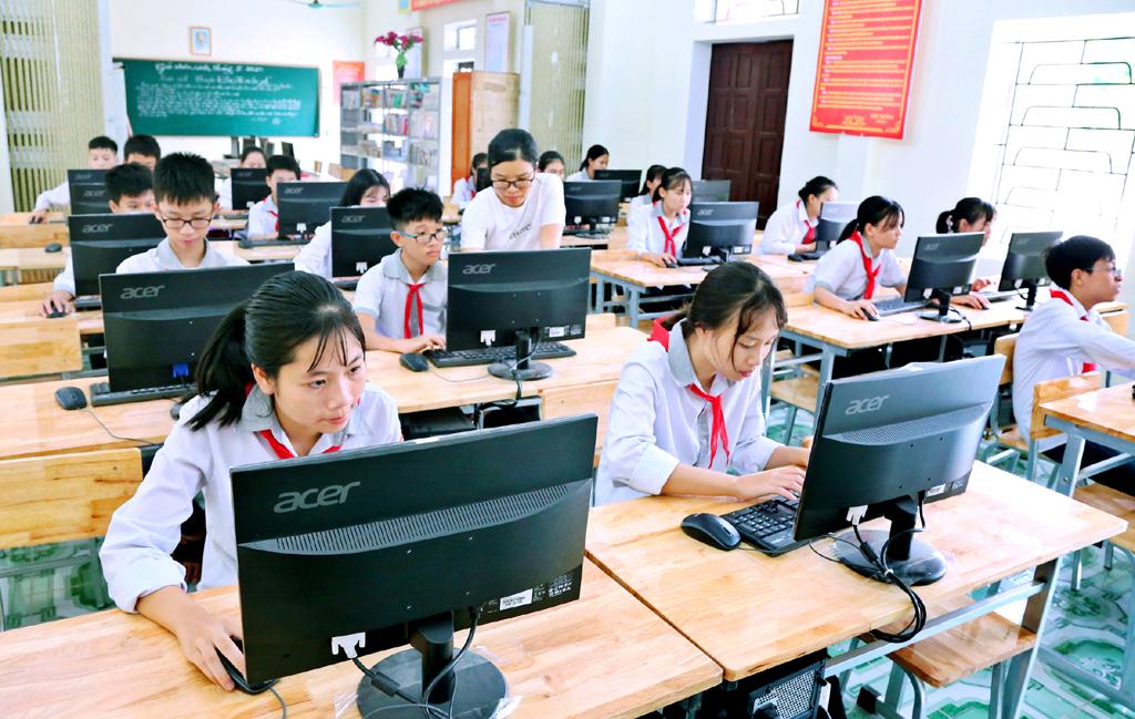 Huy động hiệu quả nguồn lực xây dựng trường học đạt chuẩn quốc gia