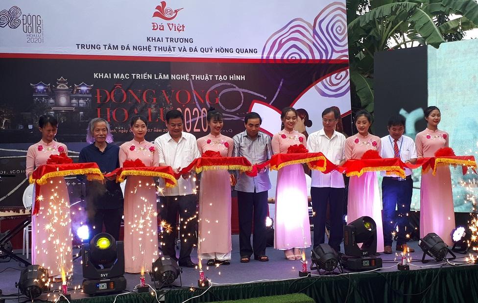 Khai mạc triển lãm nghệ thuật tạo hình "Đồng vọng Hoa Lư 2020"