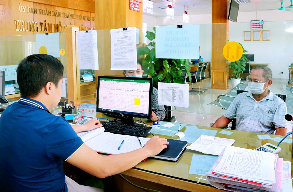 Tăng cường xây dựng Đảng, phát huy sức mạnh đại đoàn kết theo tinh thần Cách mạng Tháng Tám