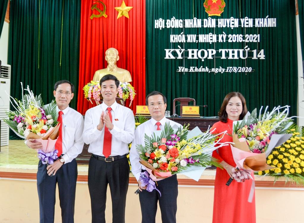 Kỳ họp thứ 14, HĐND huyện Yên Khánh khóa XIV: Kiện toàn các chức danh lãnh đạo HĐND, UBND huyện