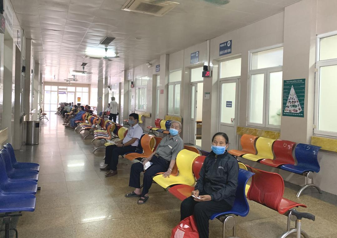 Nâng cao cảnh báo, bảo vệ chặt chẽ những địa điểm xung yếu và lực lượng tuyến đầu chống dịch