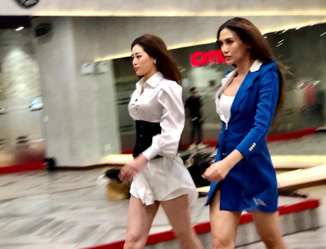 Hoa hậu Khánh Vân gấp rút tập luyện trước ngày thi Miss Universe 2020.