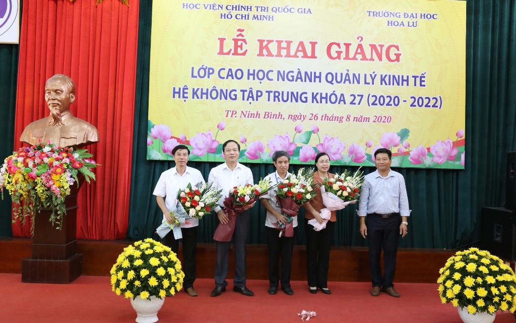 Khai giảng lớp cao học ngành Quản lý kinh tế