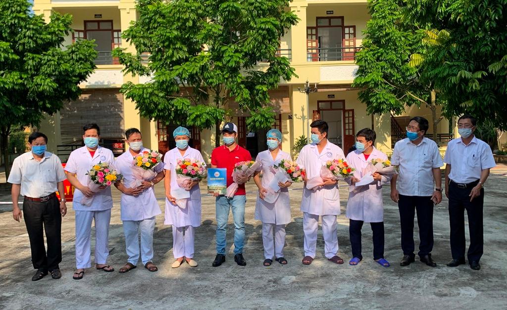 Xuất viện cho ca bệnh nhiễm COVID-19 cuối cùng ở Ninh Bình