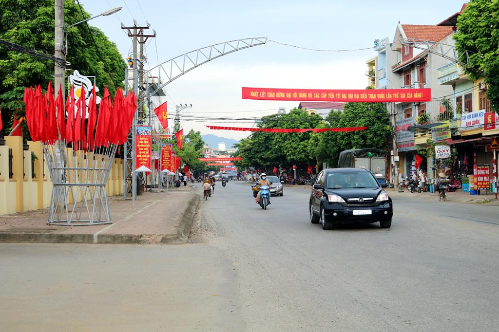 Đẩy mạnh tuyên truyền trực quan chào mừng Đại hội Đảng bộ huyện Nho Quan lần thứ XXVII