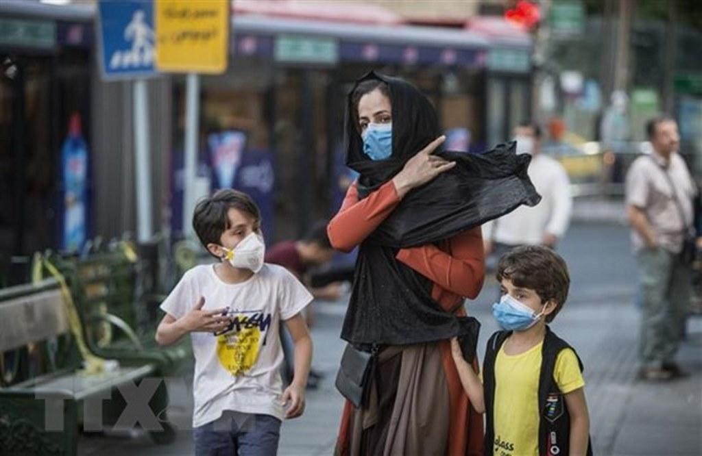 Dịch COVID-19 đến sáng 3/8: Thế giới đã có hơn 690.000 người tử vong