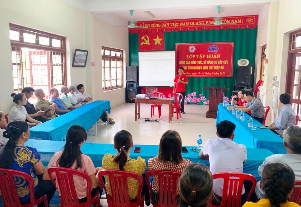 Tập huấn kỹ năng sơ cấp cứu cho tình nguyện viên Chữ thập đỏ