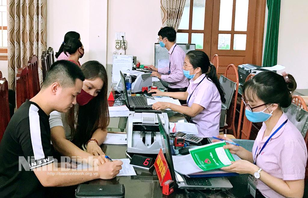 Hiệu quả mô hình điểm giao dịch xã tiêu biểu của Ngân hàng CSXH tỉnh