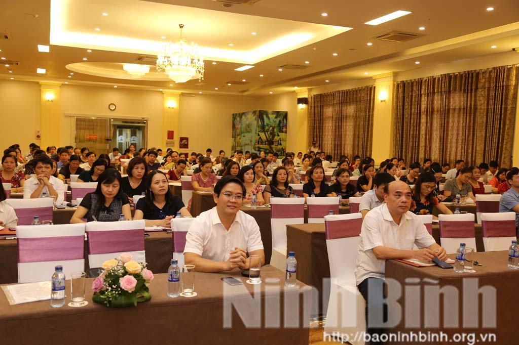 Bồi dưỡng cán bộ quản lý giáo dục tiểu học năm học 2020-2021
