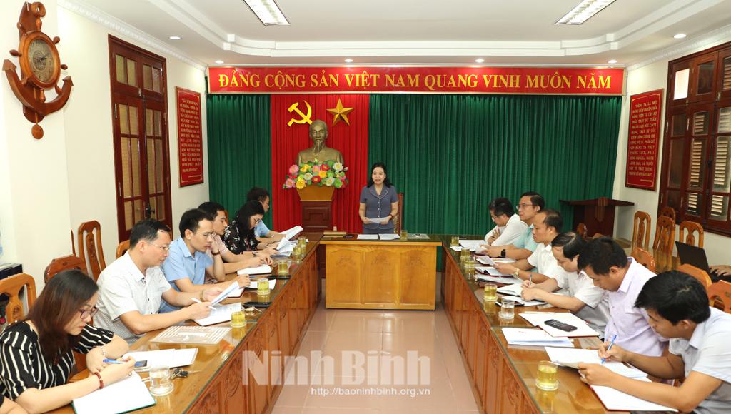 Họp Ban tổ chức Cuộc thi tìm hiểu về Đại hội Đảng bộ tỉnh trên internet