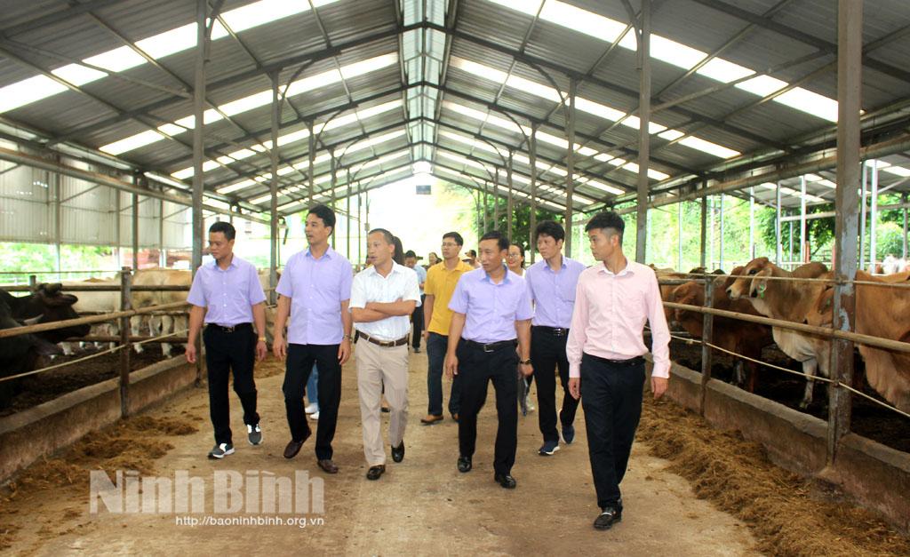 Hội Nông dân tỉnh làm việc tại tỉnh Hòa Bình