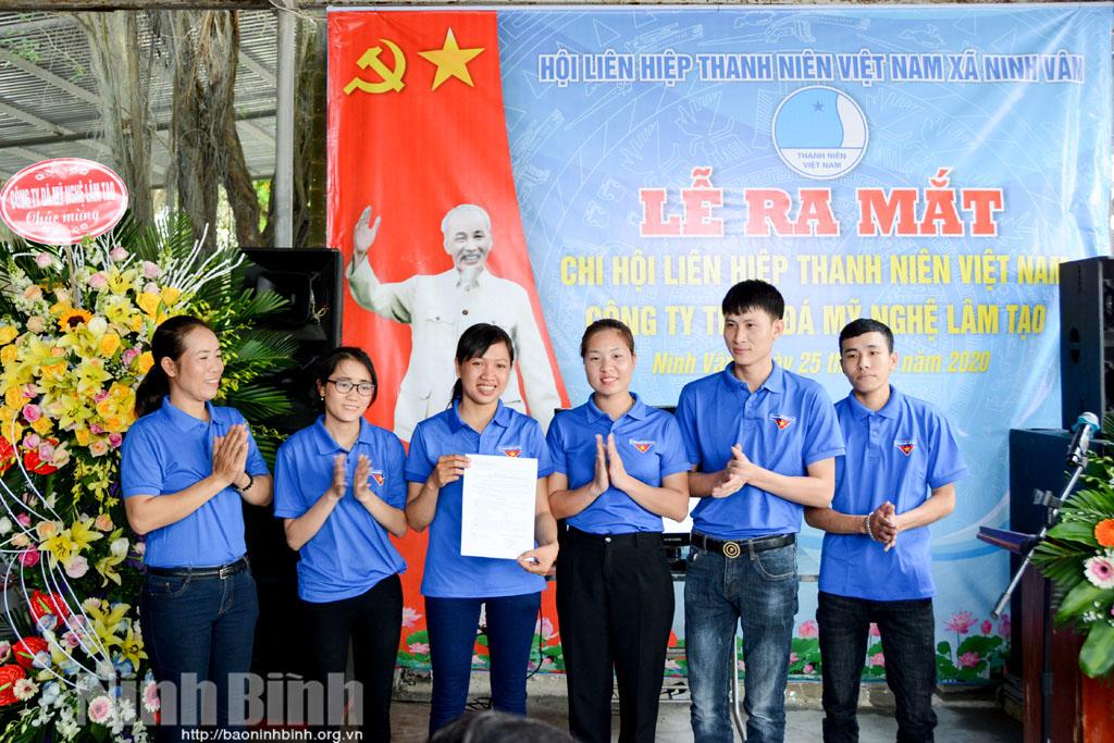 Lễ ra mắt Chi hội LHTN Việt Nam Công ty TNHH Đá mỹ nghệ Lâm Tạo