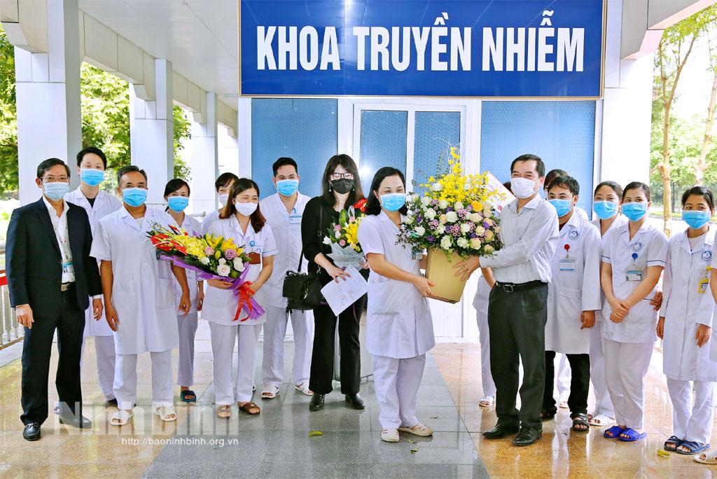 Ngành Y tế Ninh Bình: Sôi nổi phong trào thi đua yêu nước