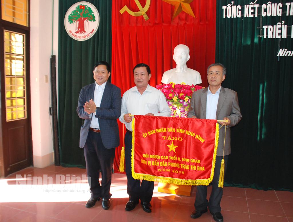 Người cao tuổi với phong trào thi đua "Tuổi cao-gương sáng"