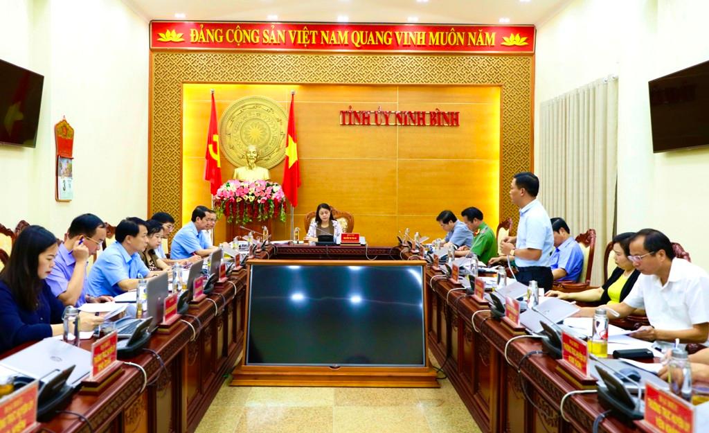 Thường trực Tỉnh ủy giao ban với các huyện, thành ủy, đảng ủy trực thuộc và các Ban Xây dựng Đảng