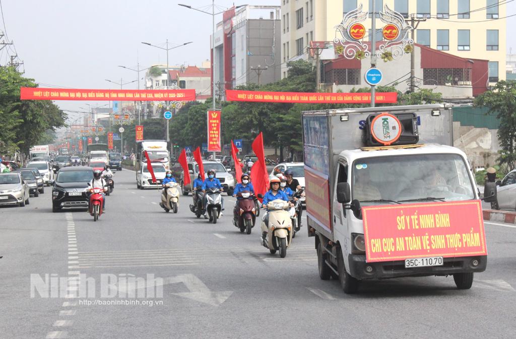 Tuyên truyền lưu động về ATTP Tết Trung thu