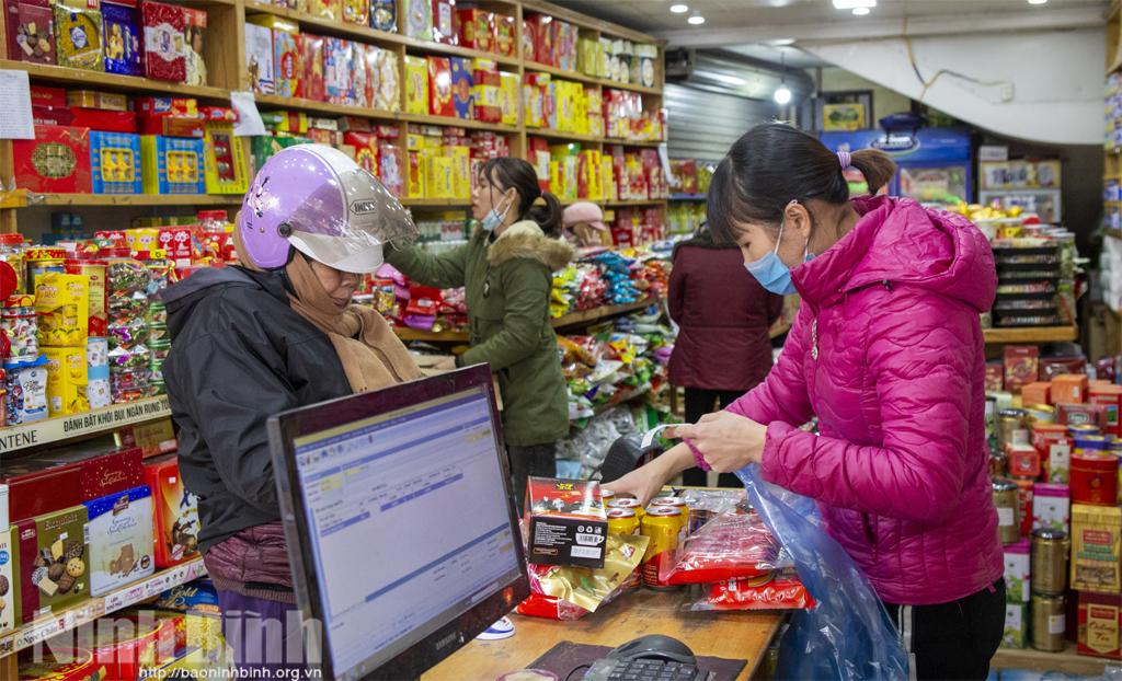 Thị trường hàng hóa tết bắt đầu sôi động