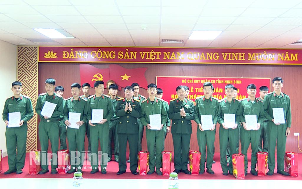 Bộ CHQS tỉnh tổ chức lễ tiễn quân nhân hoàn thành nghĩa vụ quân sự tại ngũ năm 2021