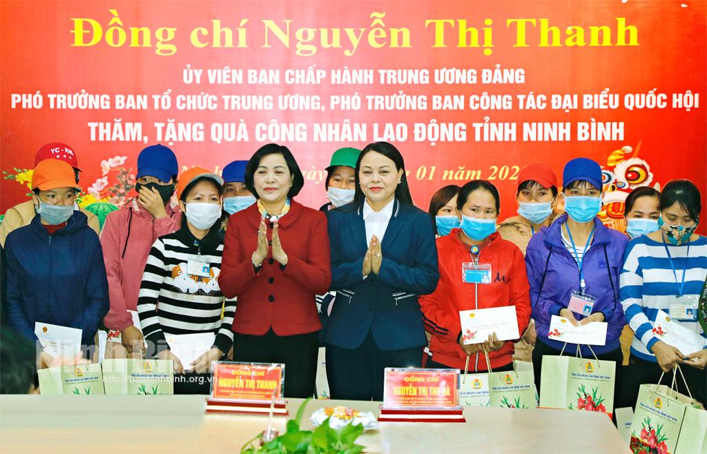 Đồng chí Phó Trưởng Ban Tổ chức Trung ương thăm, tặng quà nhân dịp Tết Nguyên đán Tân Sửu