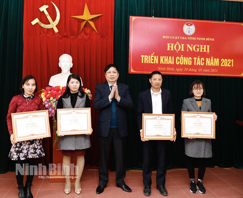 Hội Luật gia tỉnh tư vấn pháp luật cho gần 3 nghìn đối tượng thuộc các lĩnh vực