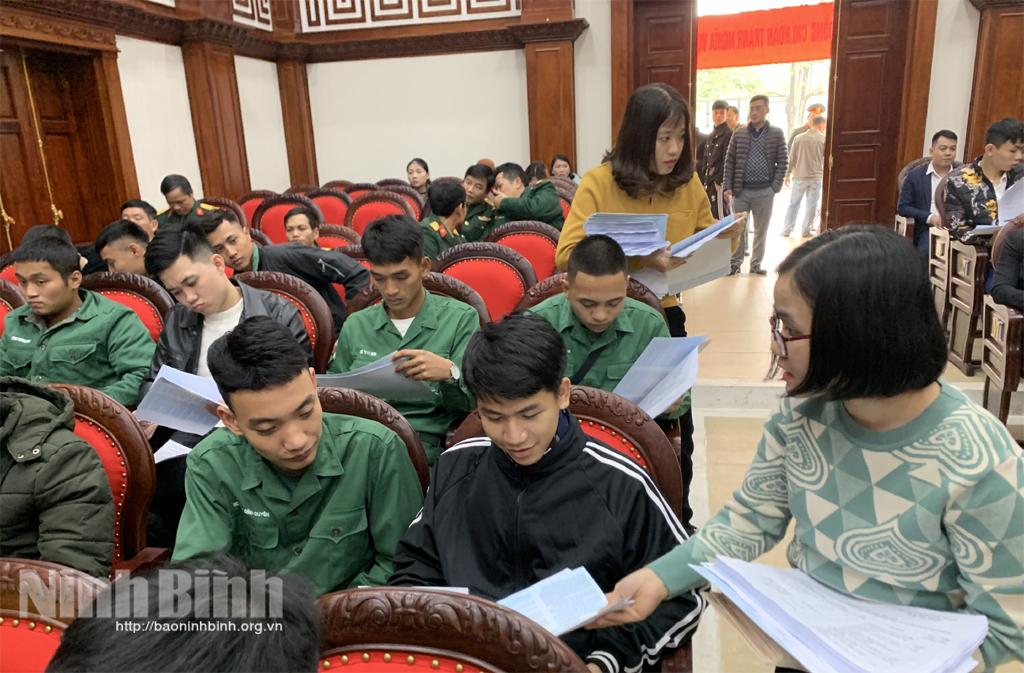 Hoa Lư tổ chức đón nhận và tư vấn, giới thiệu việc làm cho quân nhân xuất ngũ