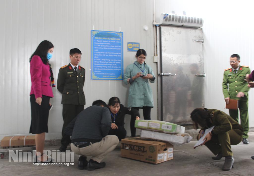 Xử phạt trên 21 triệu đồng một cơ sở vi phạm ATTP tại Yên Khánh