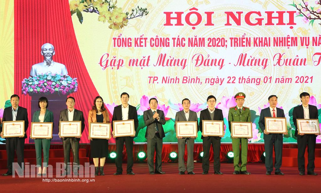 Thành ủy Ninh Bình gặp mặt mừng Đảng, mừng Xuân Tân Sửu