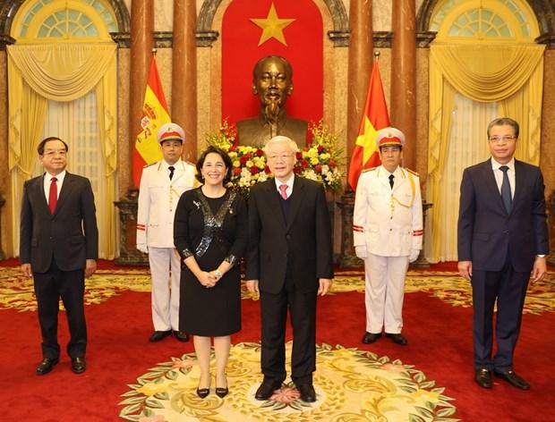 Top leader receives credentials of new ambassadors of Spain, Iran, Philippines