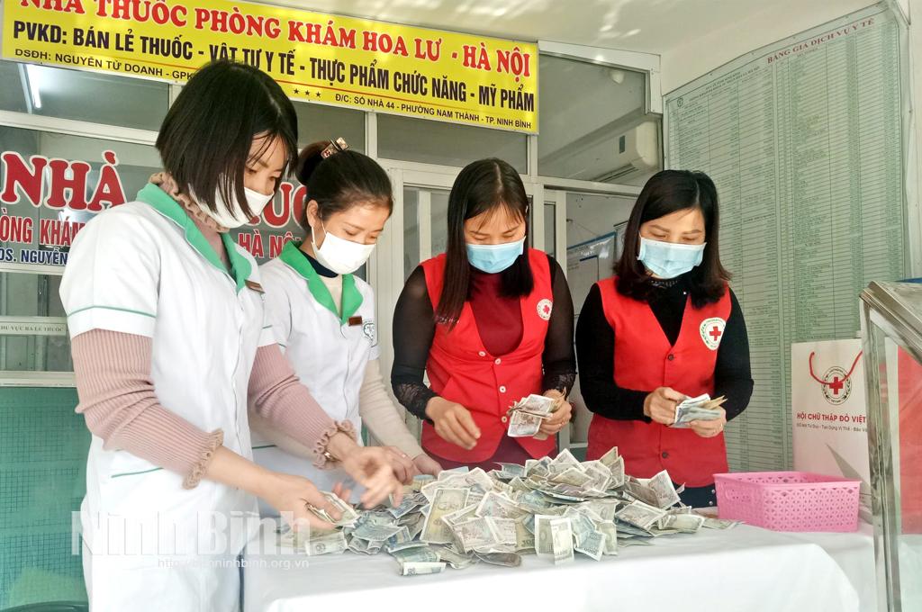 Thùng quỹ từ thiện lan tỏa lòng nhân ái trong cộng đồng