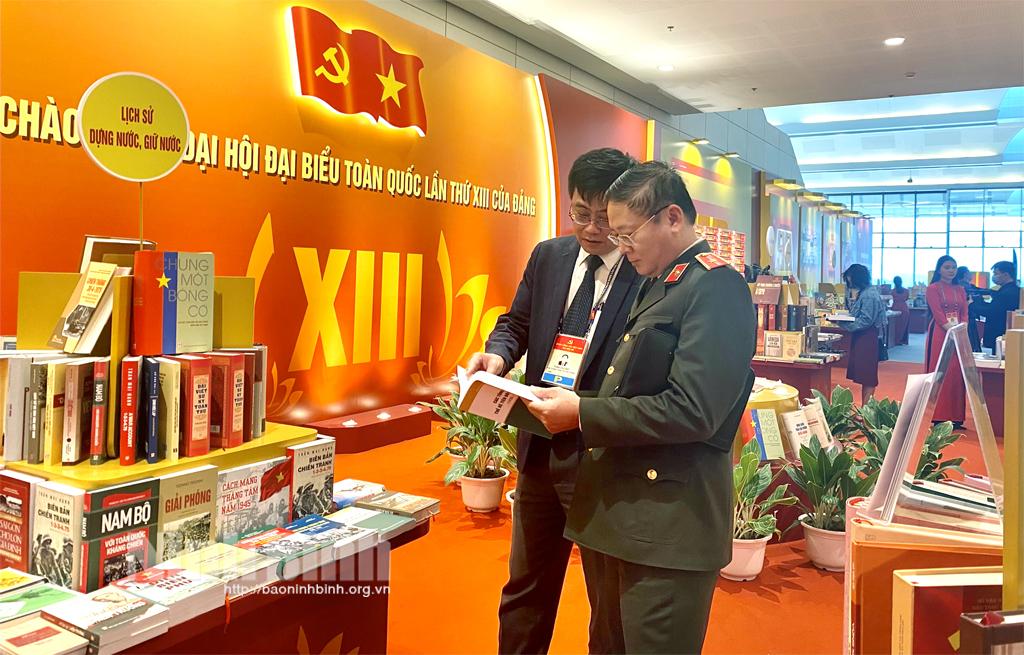 Hướng về Thủ đô Hà Nội - nơi diễn ra sự kiện chính trị trọng đại của đất nước
