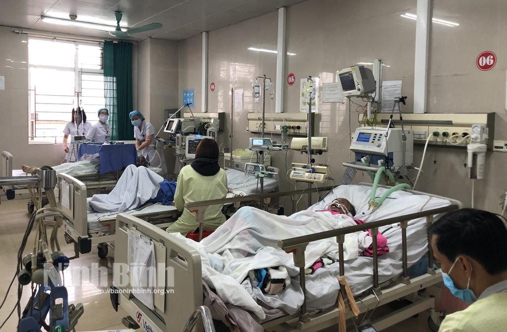 Phòng tránh ngộ độc rượu dịp cuối năm