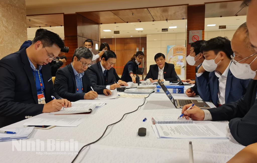 Bộ Y tế họp trực tuyến bàn các biện pháp khoanh vùng, khống chế vùng dịch COVID-19 ở Hải Dương và Quảng Ninh