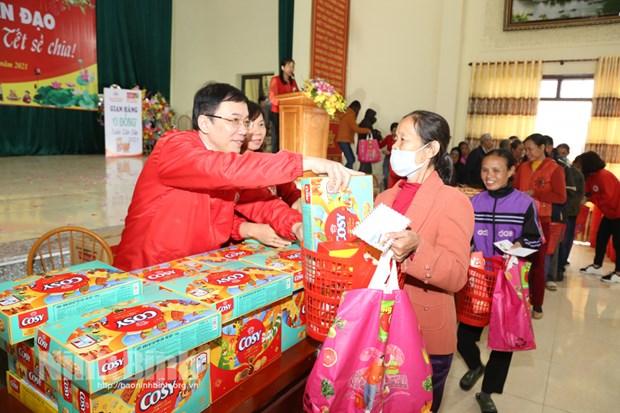 Humanitarian Lunar New Year fair for the poor in Ninh Binh
