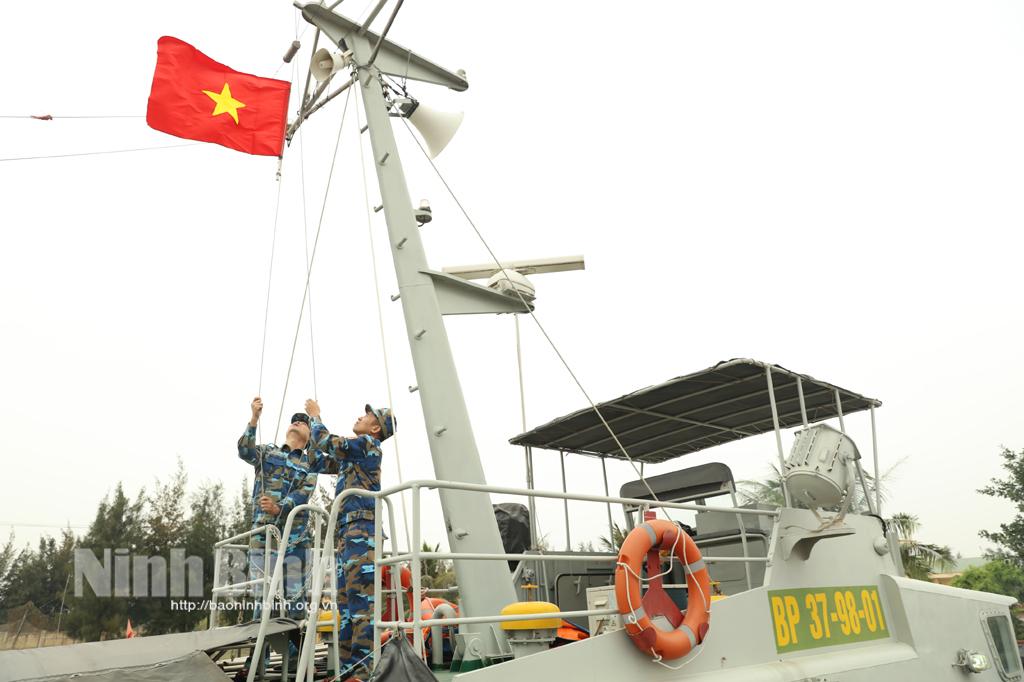 Treo cờ Tổ quốc, khơi dậy nét đẹp văn hóa, niềm tự hào dân tộc