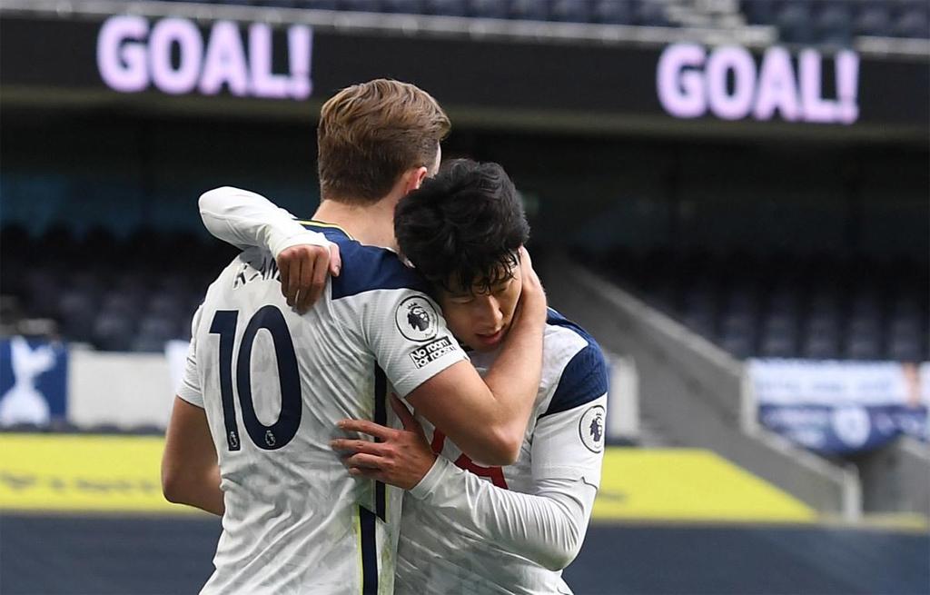 Premier League: Tottenham trở lại tốp 3, Arsenal thắng tưng bừng