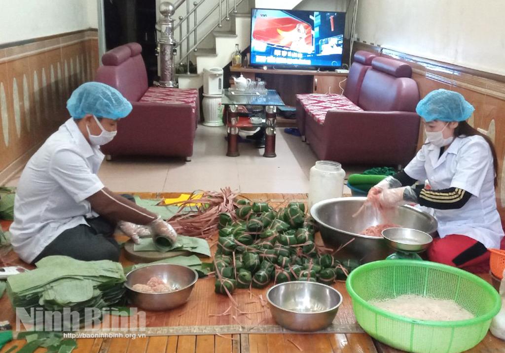 Người đưa nem chua Yên Mạc lên thành phố