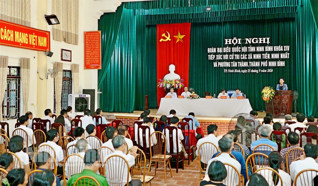 Xứng đáng là người đại biểu nhân dân