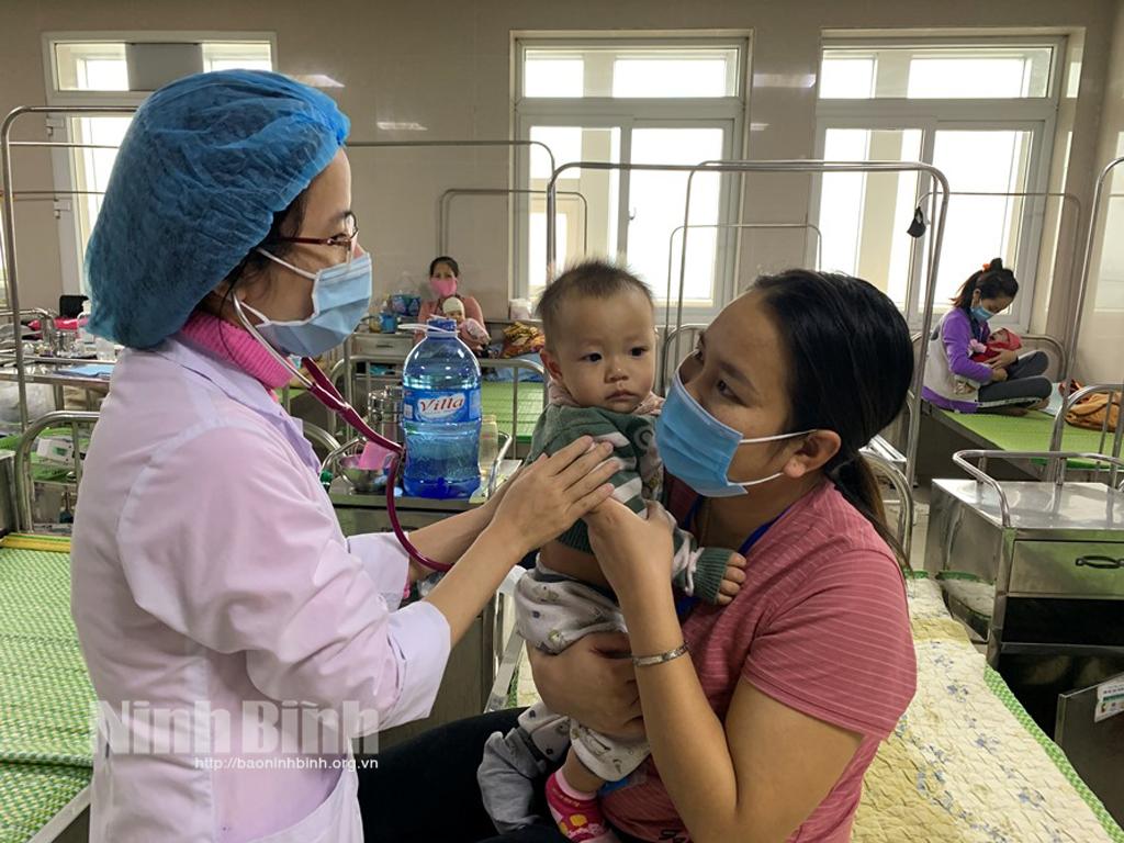 Giữ gìn sức khỏe trẻ em trong thời tiết rét đậm