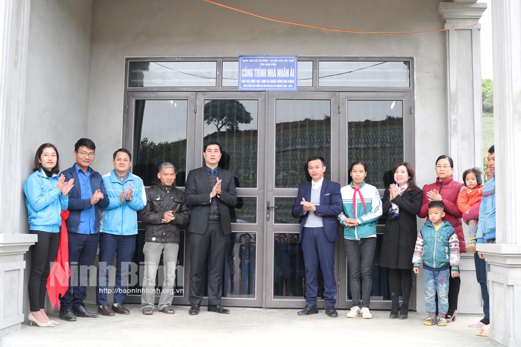 Khánh thành "nhà nhân ái" cho gia đình học sinh có hoàn cảnh khó khăn