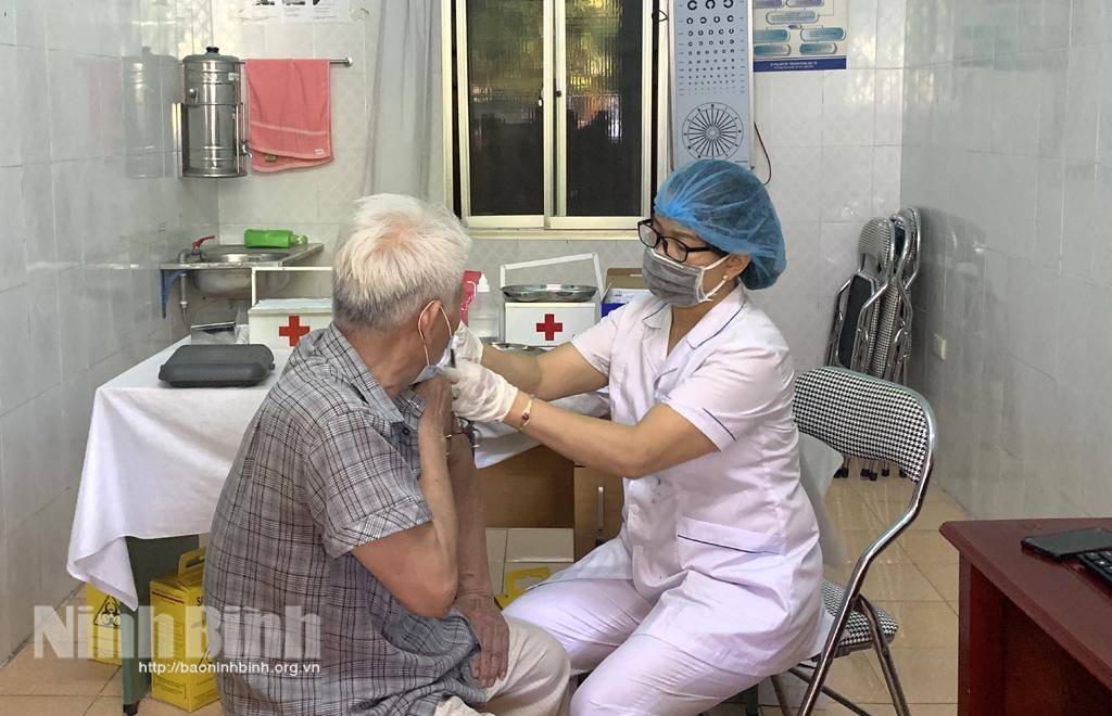 Vắc xin tốt nhất là vắc xin được tiêm sớm nhất